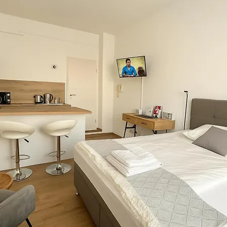 Air-conditioned, Quiet - Center Of - Smart Tv סנט פולטן