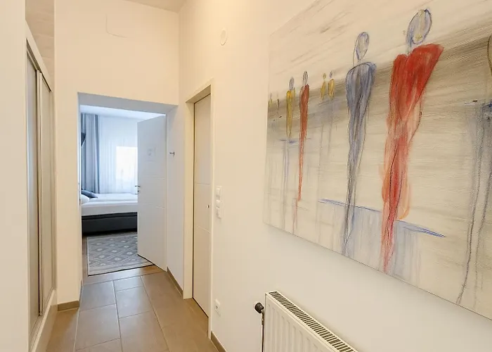 Air-conditioned, Quiet - Center Of - Smart Tv *